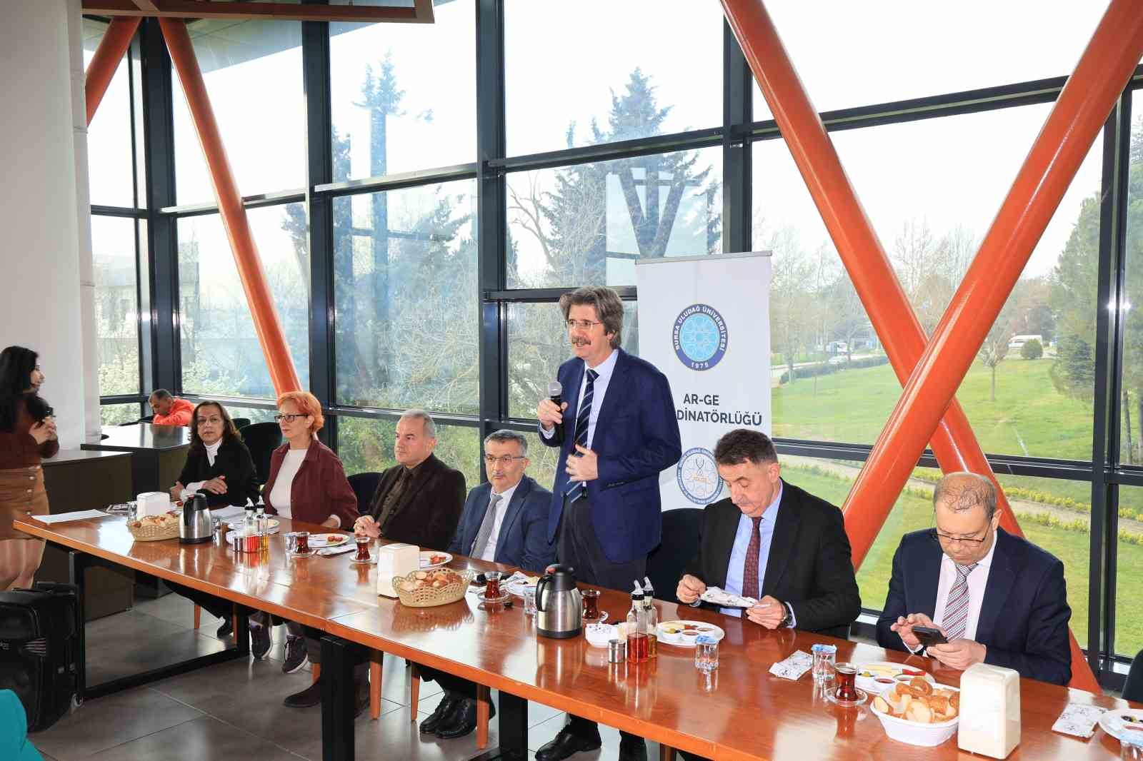 Rektör Yılmaz, başarılı akademisyenlerle bir araya gelmeye devam ediyor
Rektör Yılmaz, başarılı akademisyenlerle bir araya gelmeye devam ediyor