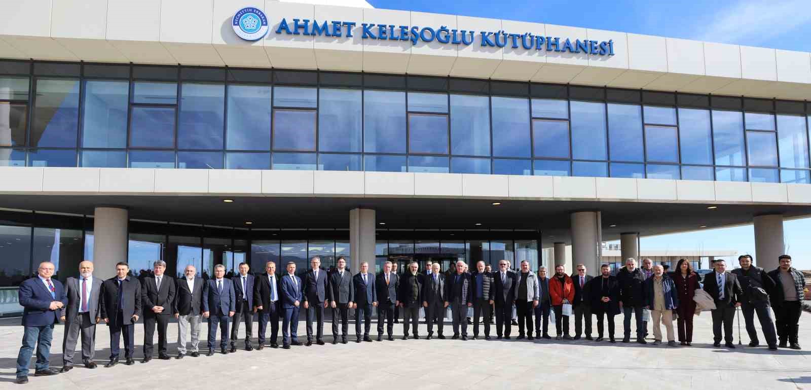 Rektör Zorlu: "Dünyada ilk 500 sözümüzü tuttuk"
