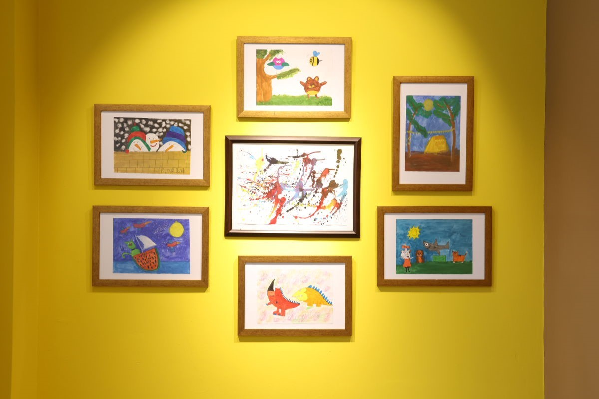 Renklerin diliyle farkındalık: Ayşegül’ün sergisi büyük ilgi gördü
Renklerin diliyle farkındalık: Ayşegül’ün sergisi büyük ilgi gördü