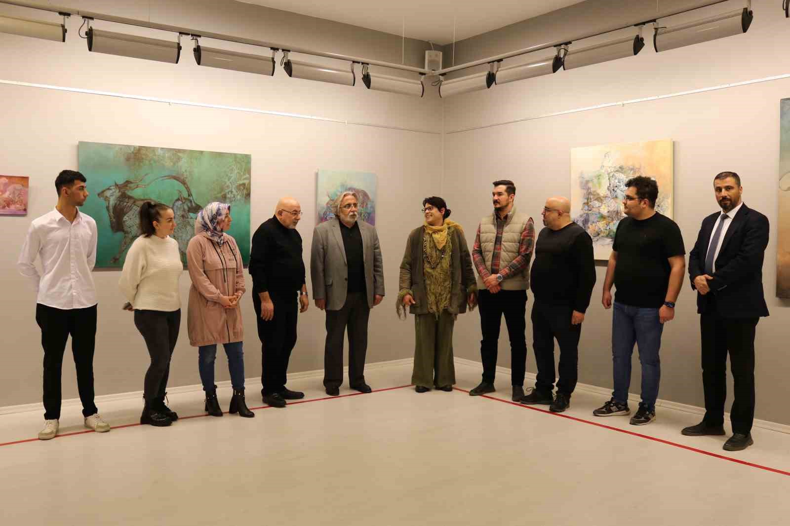 Ressam Cenk Mısırlıoğlu, SANKO Sanat Galerisi’nde sergi açtı
Ressam Cenk Mısırlıoğlu, SANKO Sanat Galerisi’nde sergi açtı