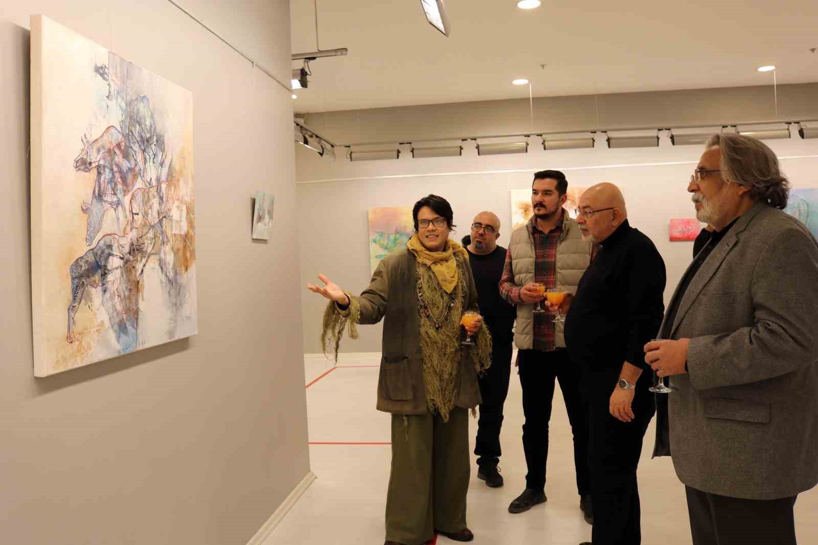 Ressam Cenk Mısırlıoğlu, SANKO Sanat Galerisi’nde sergi açtı
Ressam Cenk Mısırlıoğlu, SANKO Sanat Galerisi’nde sergi açtı
