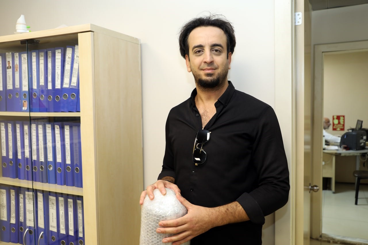 Ressam çift, Bakan Kurum’u halıya resmetti
Ressam çift, Bakan Kurum’u halıya resmetti