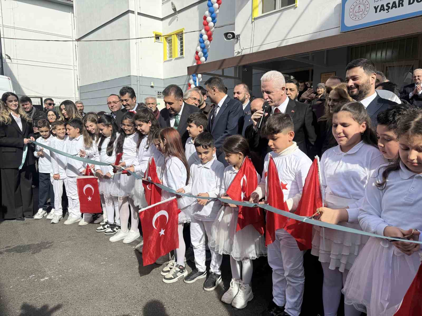 Restore edilen Kağıthane Yaşar Doğu İlkokulu hizmete açıldı
