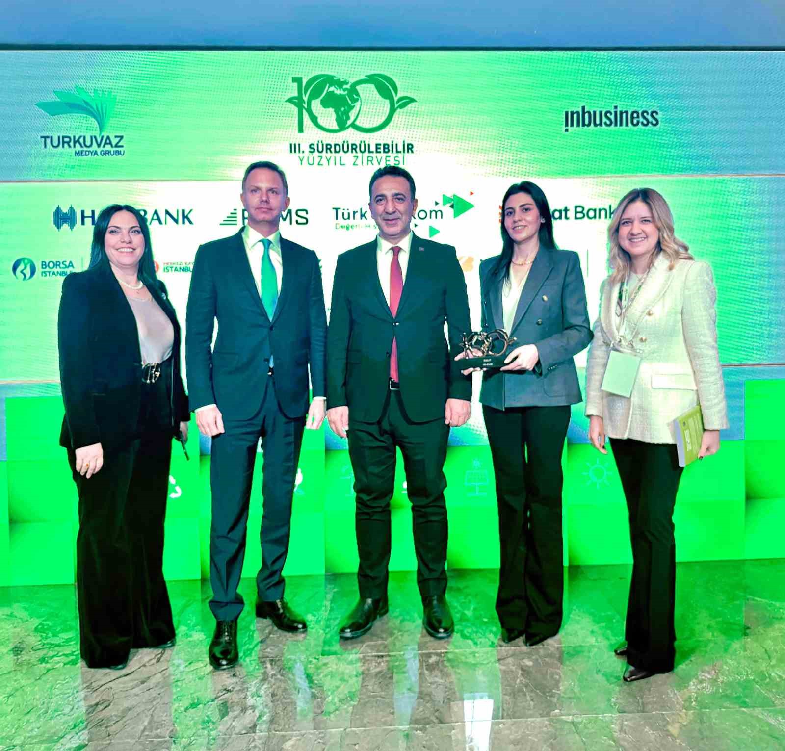 RE&UP, tekstil sektöründeki döngüsel ekonomi modeliyle Sürdürülebilirlik Liderleri Ödülü’nün sahibi oldu
RE&UP, tekstil sektöründeki döngüsel ekonomi modeliyle Sürdürülebilirlik Liderleri Ödülü’nün sahibi oldu