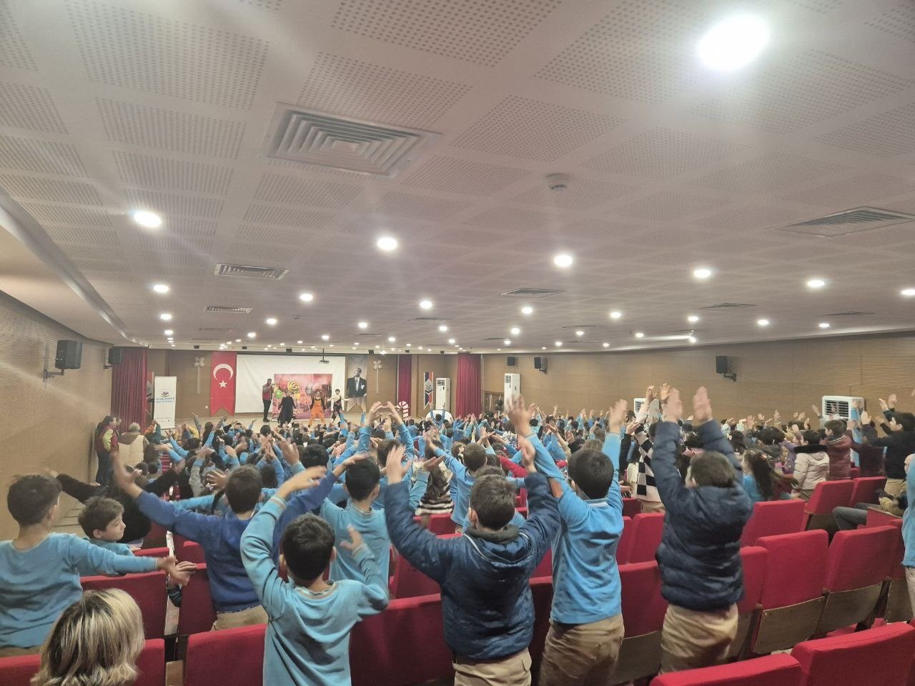 "RI-FAT GSB Çocuk Tiyatrosu" projesi kapsamında okullarda tiyatro gösterisi
