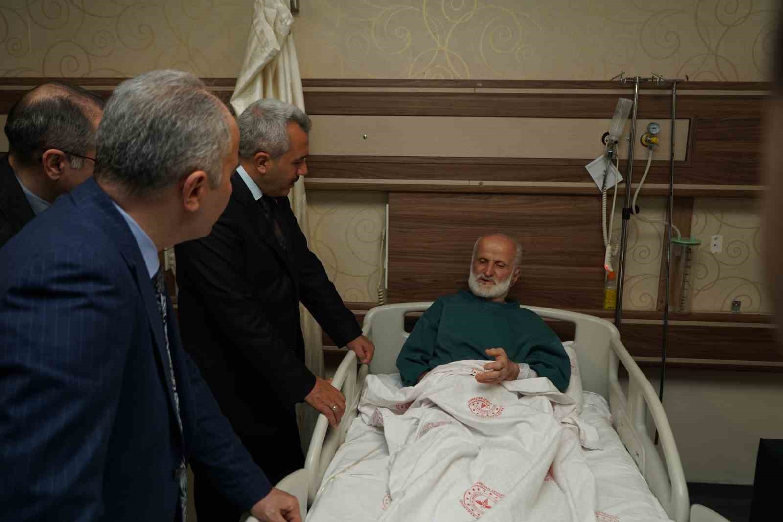 Rize protokolünden yeni yıla çalışarak girenlere ziyaret
