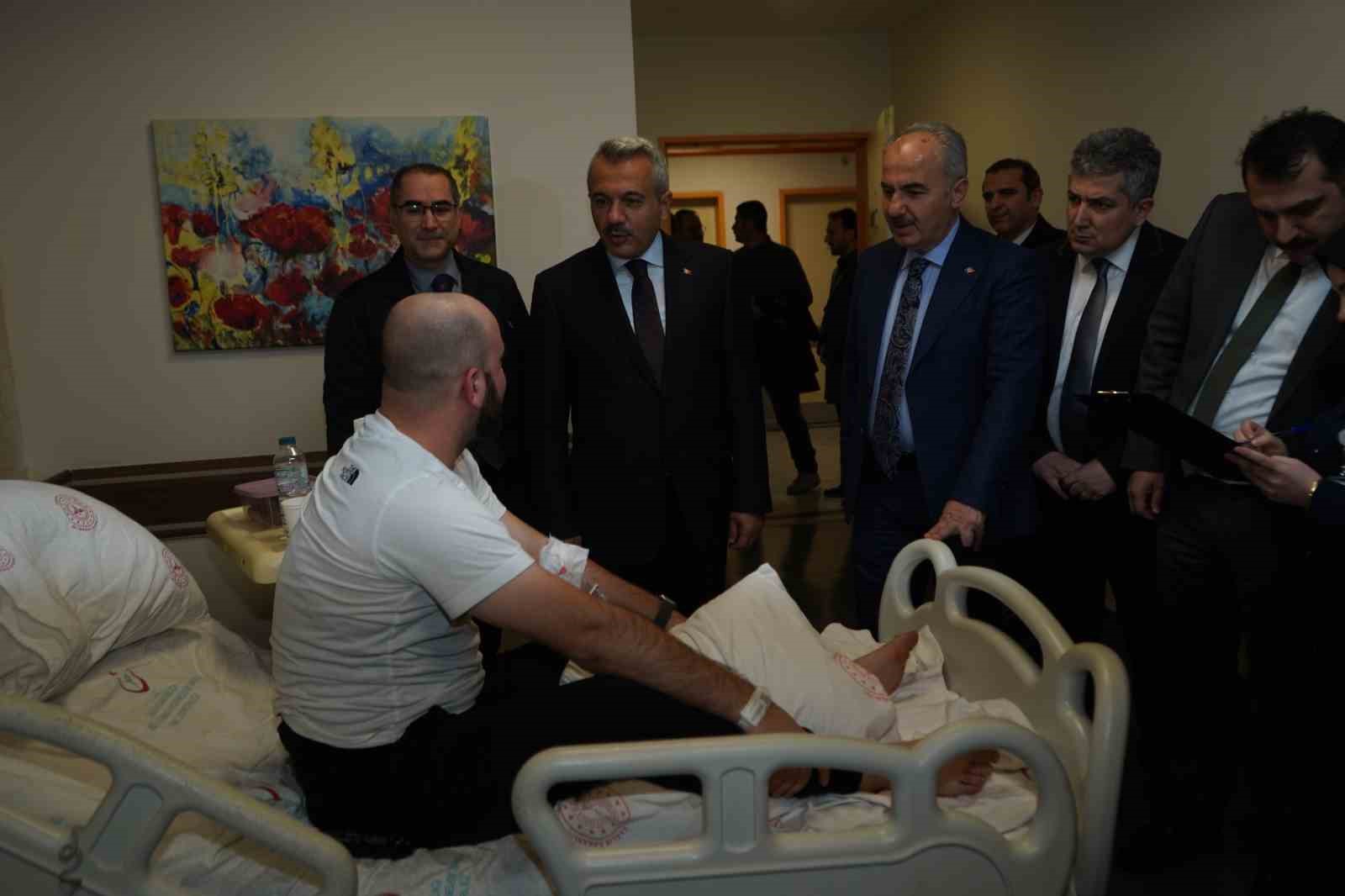 Rize protokolünden yeni yıla çalışarak girenlere ziyaret
