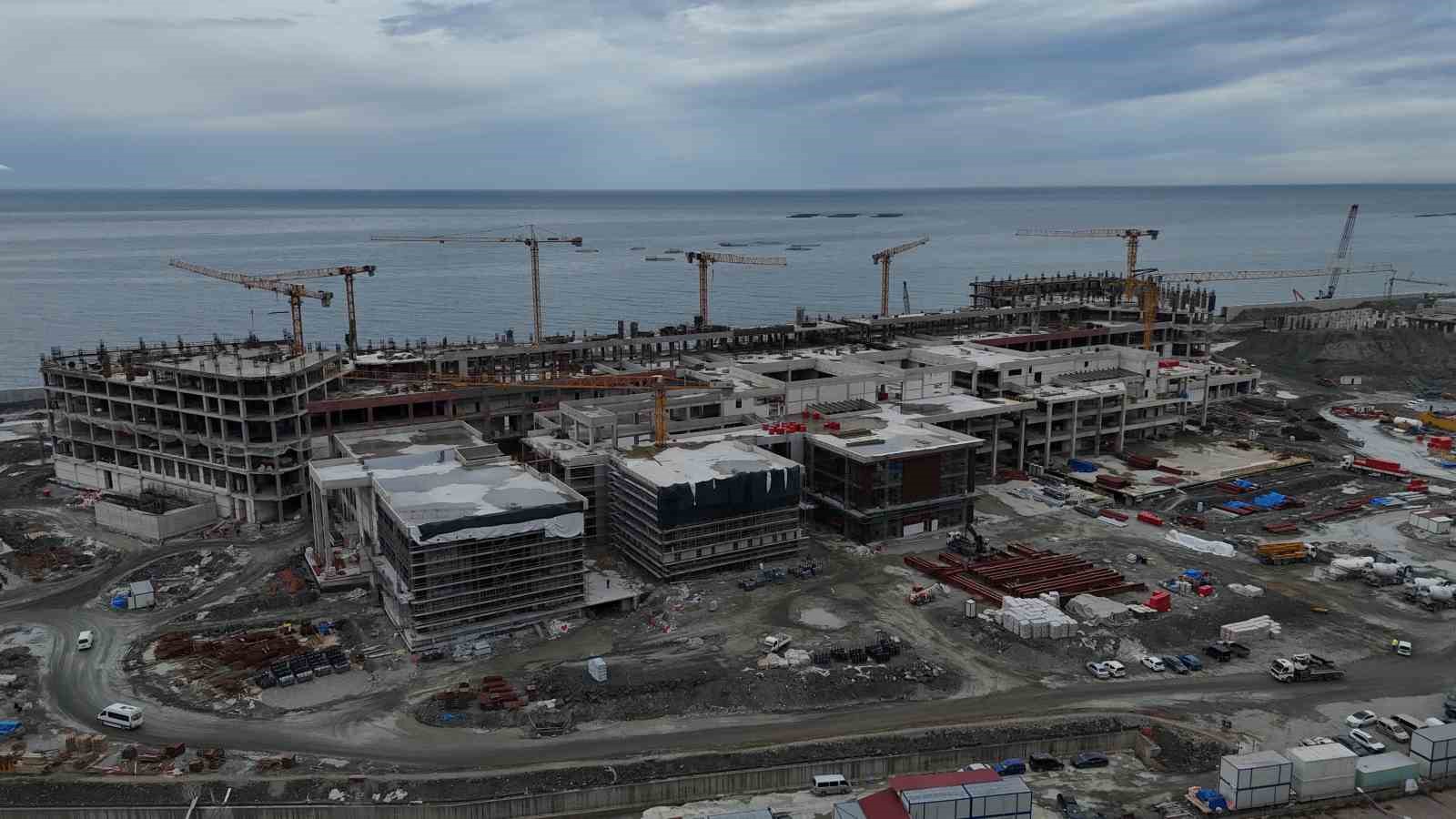 Rize Şehir Hastanesi inşaatı hızla devam ediyor
