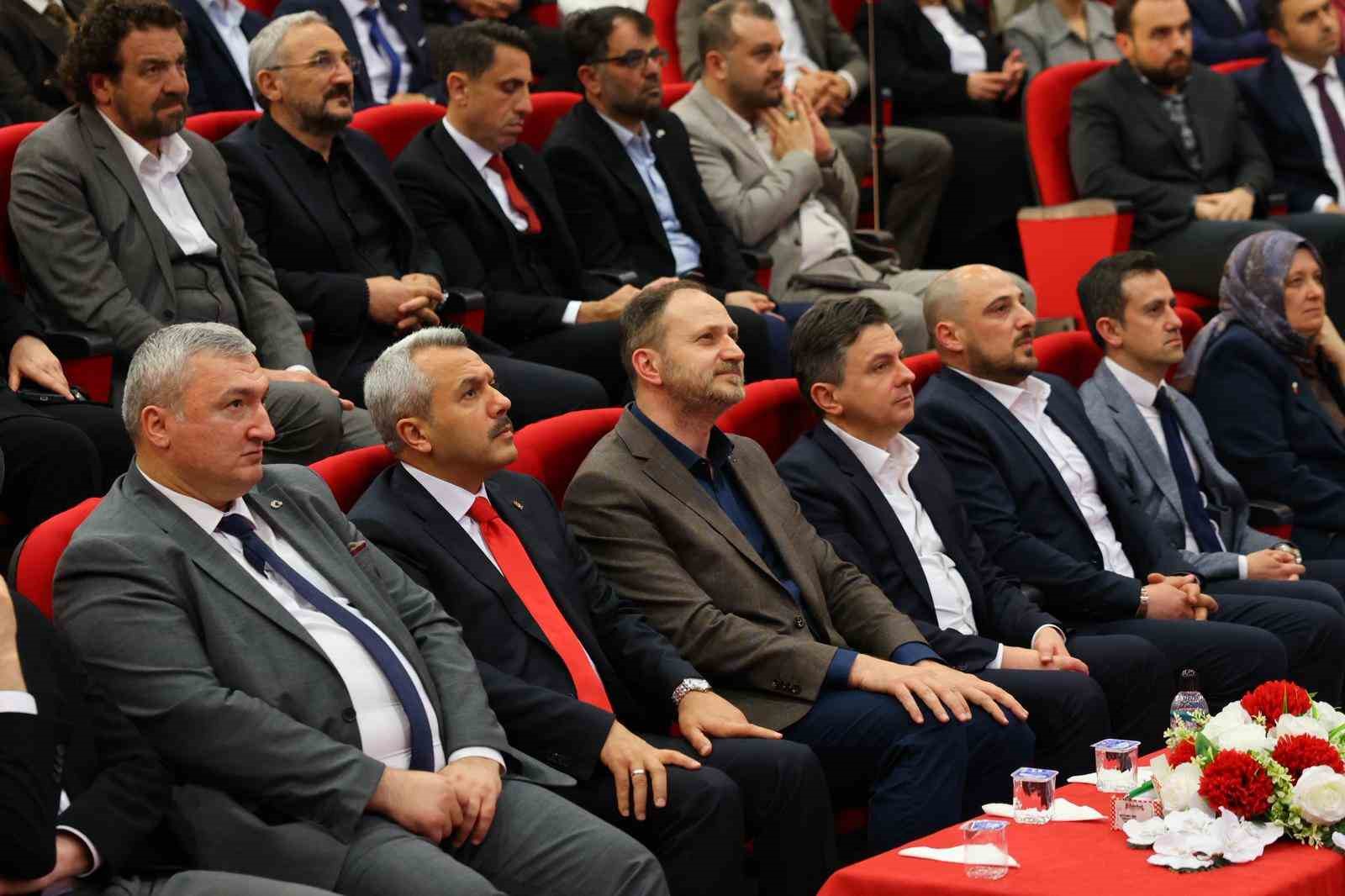 Rize Valisi Baydaş’a Yeşilay’dan ’Bağımsızlık Neferleri Üstün Hizmet Madalyası’
