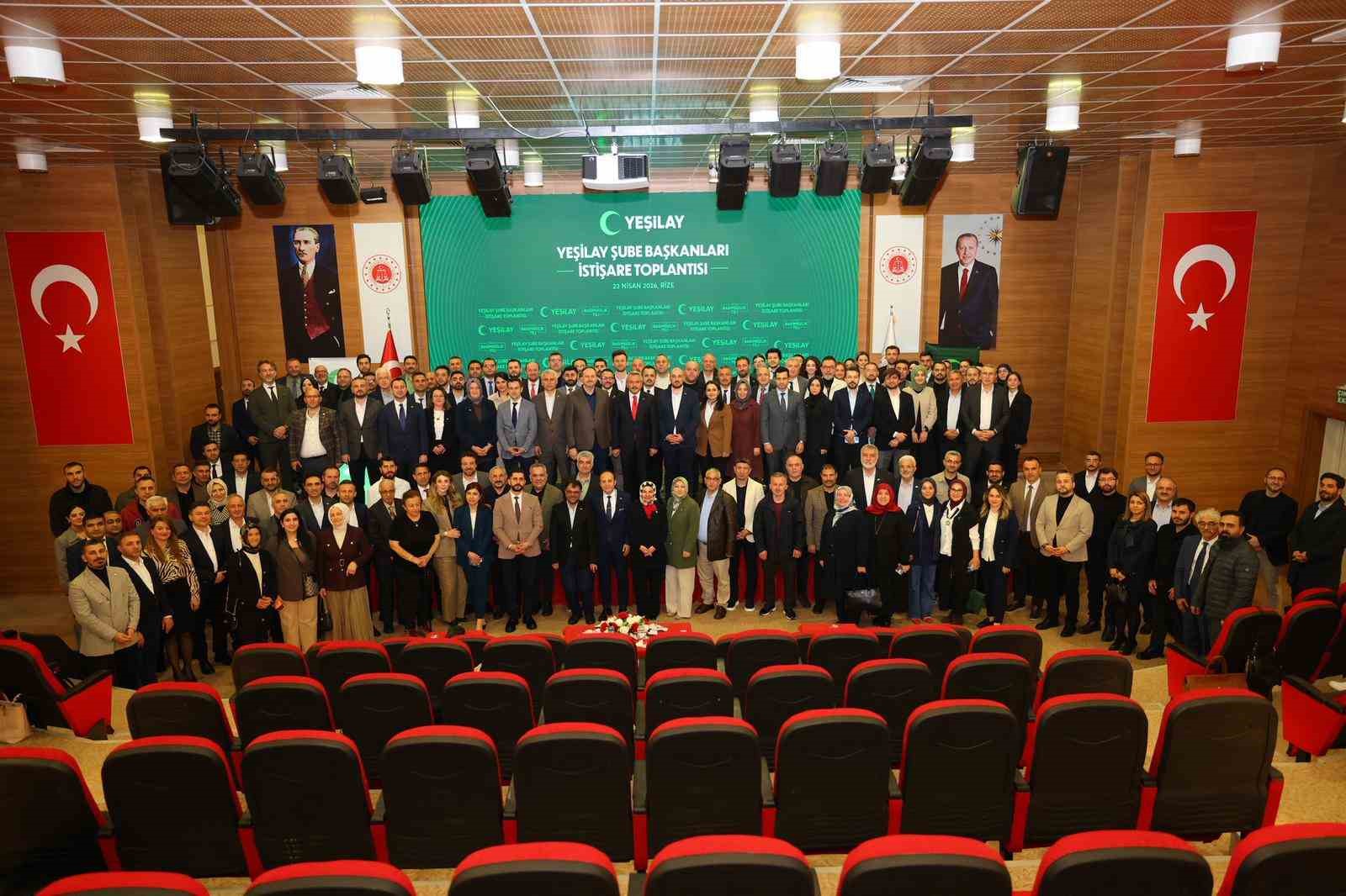 Rize Valisi Baydaş’a Yeşilay’dan ’Bağımsızlık Neferleri Üstün Hizmet Madalyası’
