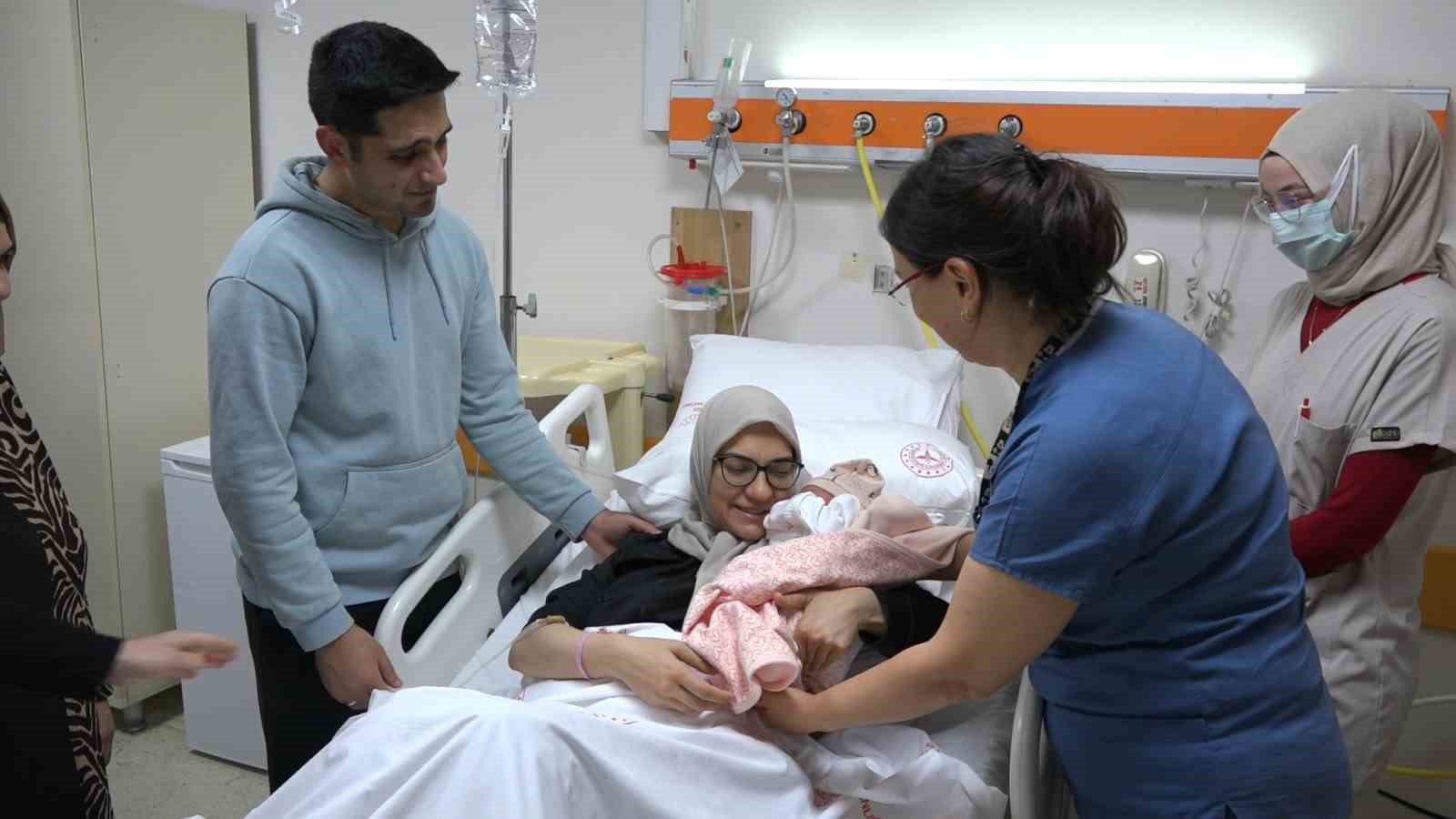 Rize’de 2026 yılının ilk bebeği "Elif Bilge" oldu
