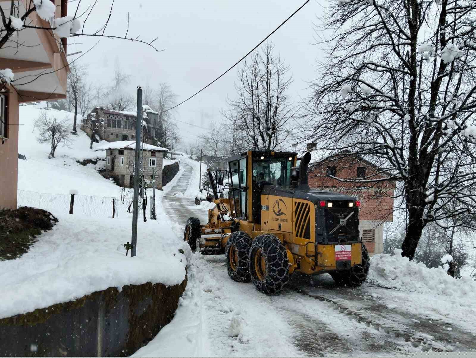Rize’de 21 köy yolu kar nedeniyle ulaşıma kapalı bulunuyor
