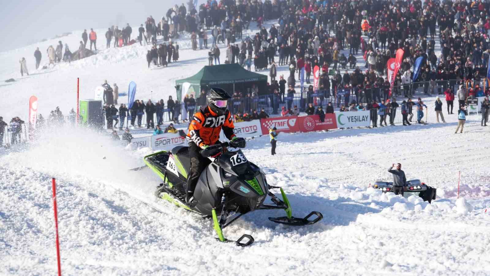 Rize’de adrenalin sis deniziyle buluştu, ortaya görsel şölen çıktı
