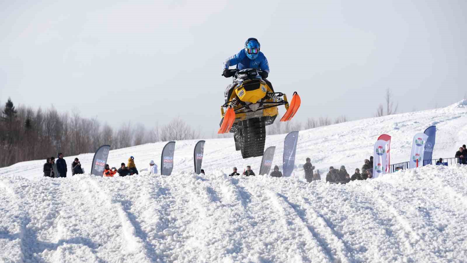 Rize’de adrenalin sis deniziyle buluştu, ortaya görsel şölen çıktı
