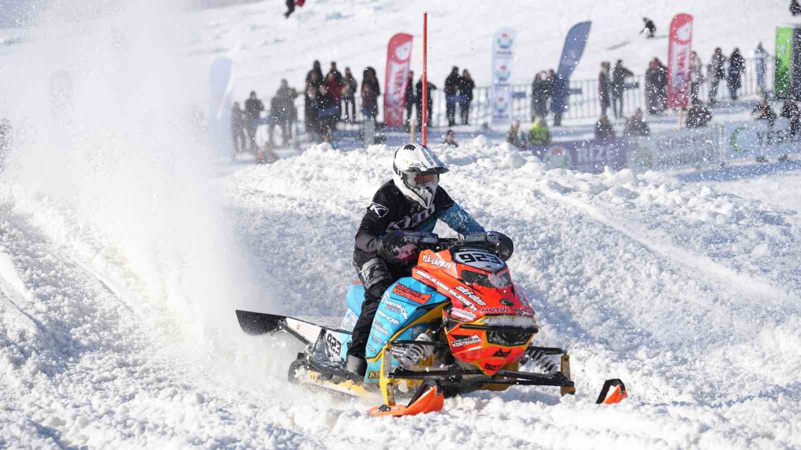 Rize’de adrenalin sis deniziyle buluştu, ortaya görsel şölen çıktı
