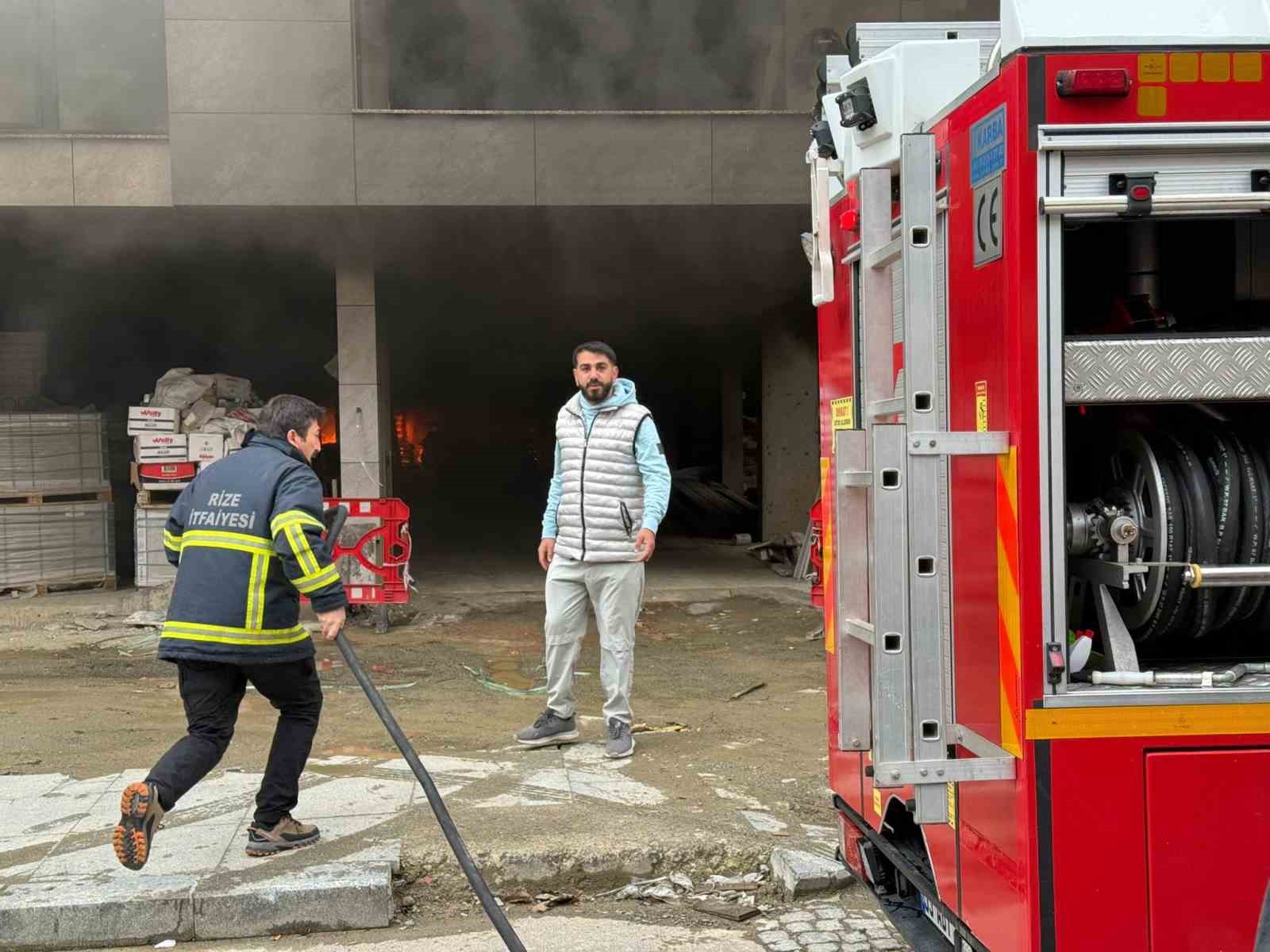 Rize’de inşaat alanında yangın
