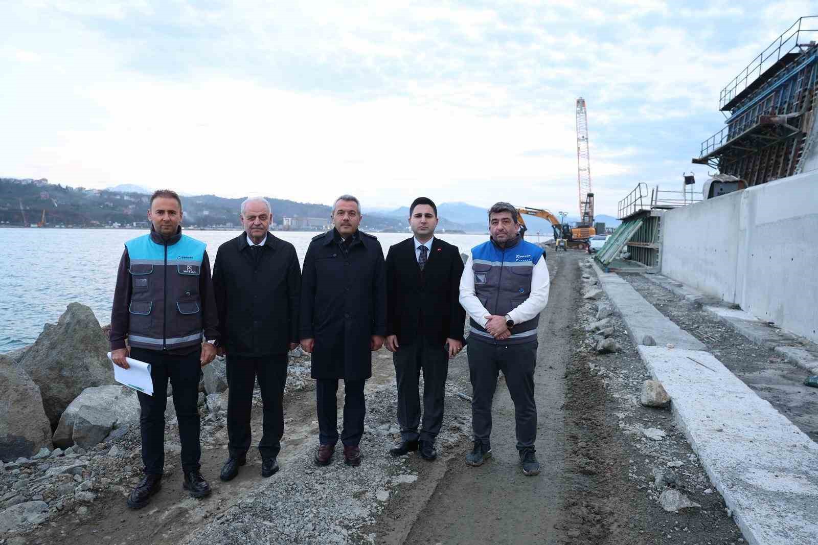 Rize’de İyidere Lojistik Limanı inşaatı sürüyor
Rize’de İyidere Lojistik Limanı inşaatı sürüyor