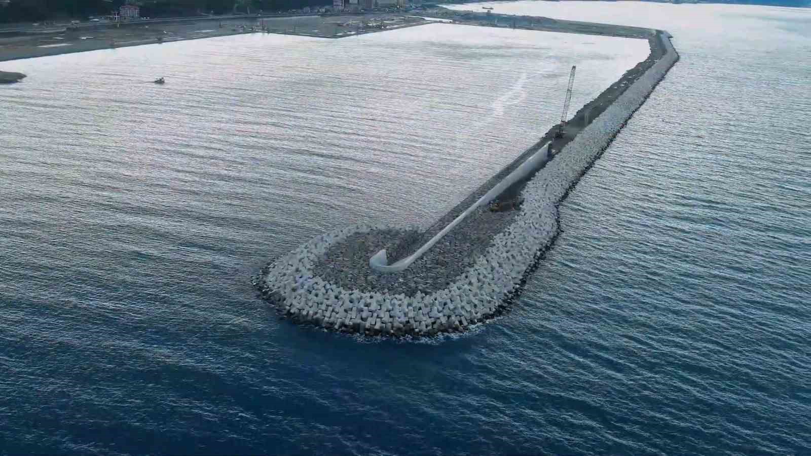 Rize’de İyidere Lojistik Limanı inşaatı sürüyor
Rize’de İyidere Lojistik Limanı inşaatı sürüyor