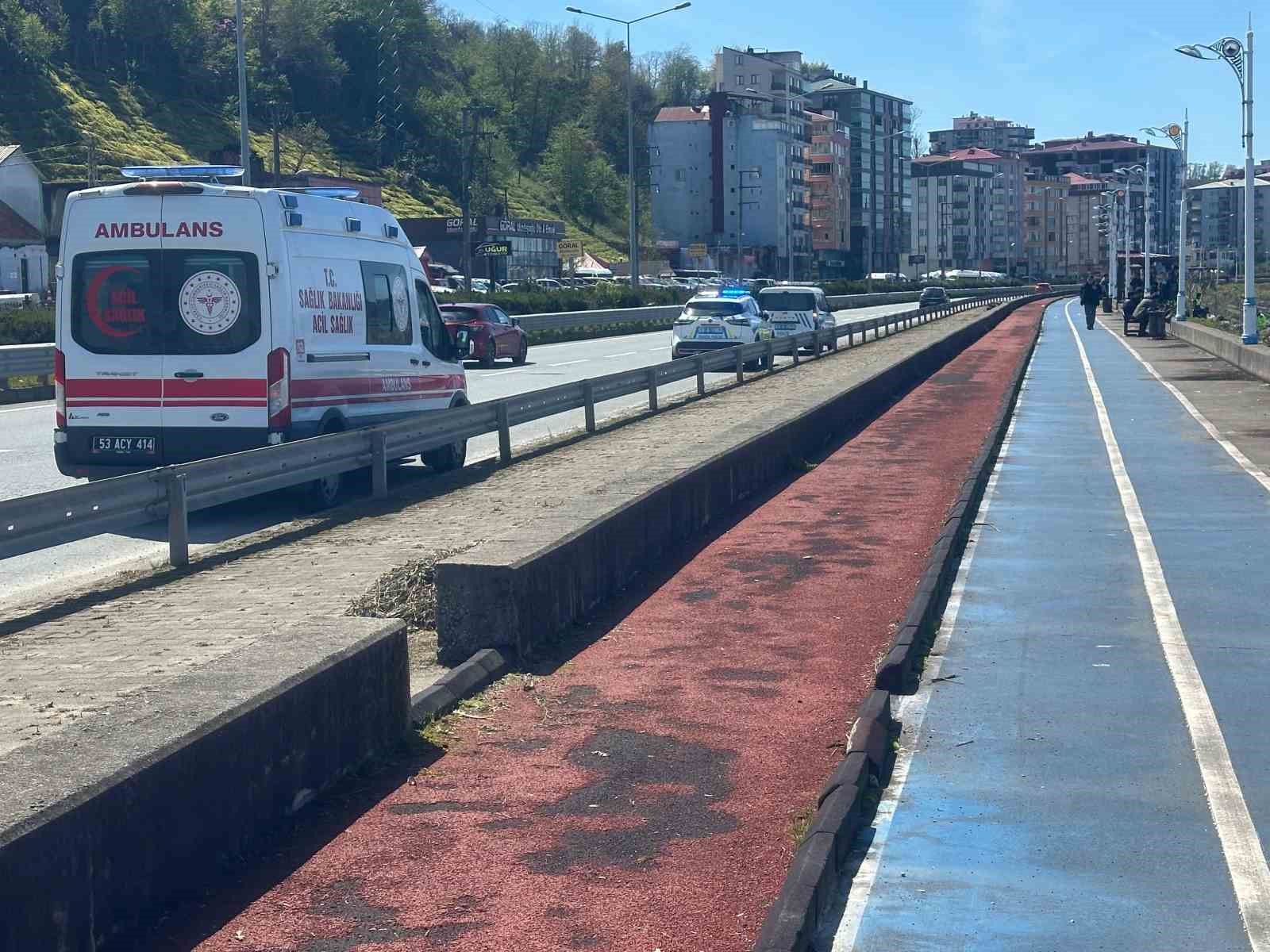 Rize’de kıyıya vuran erkek cesedi bulundu
