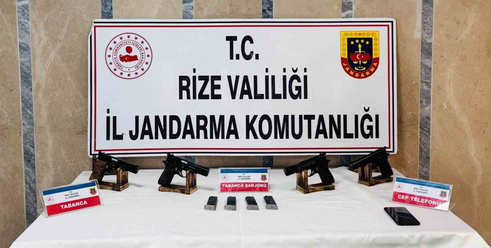 Rize’de ruhsatsız silah operasyonu: 1 gözlatı
