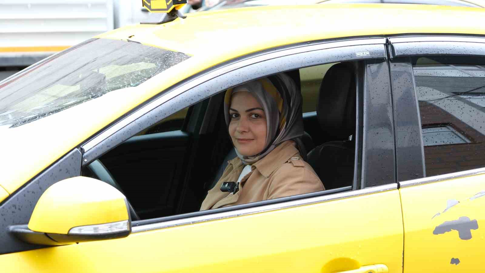 Rize’nin kadın taksi şoförü takdir görüyor
