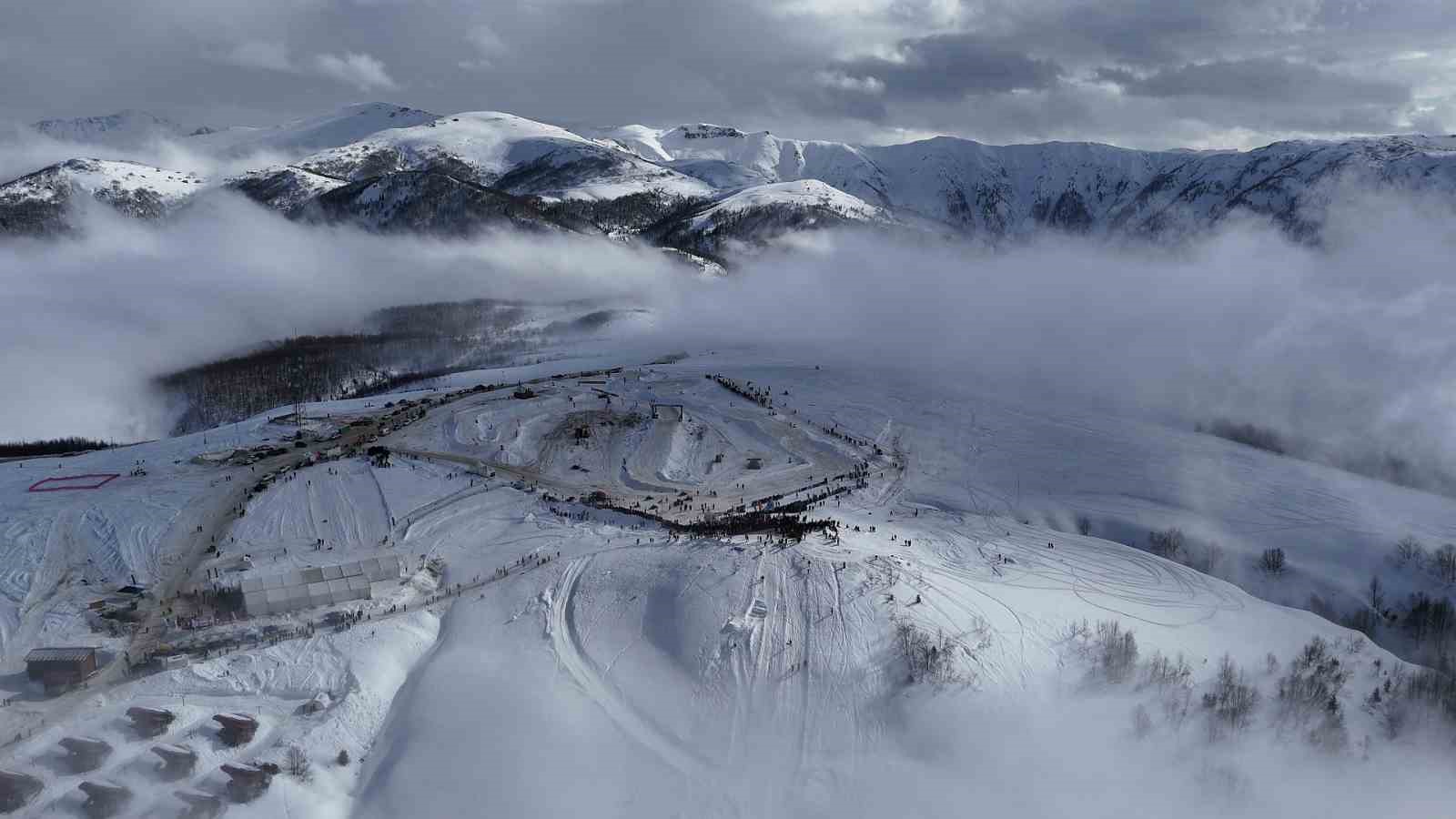 Rize’nin parlayan yıldızı Handüzü Yaylası’nda ince elenip sık dokunuyor
