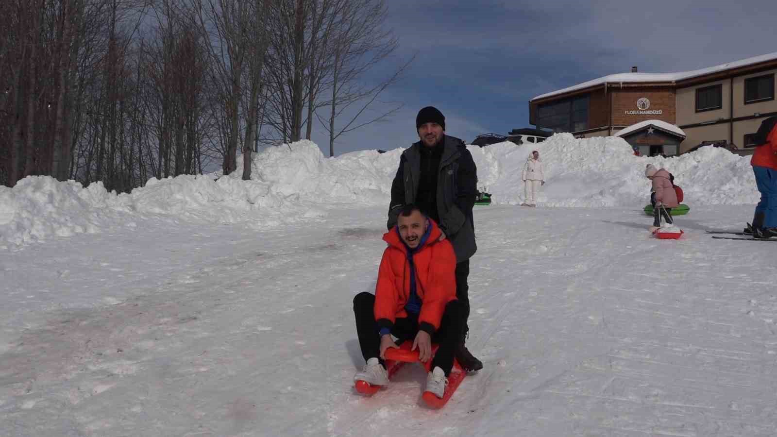 Rize’ye kayak tesisi yapılması için taleplerini böyle duyurdular
