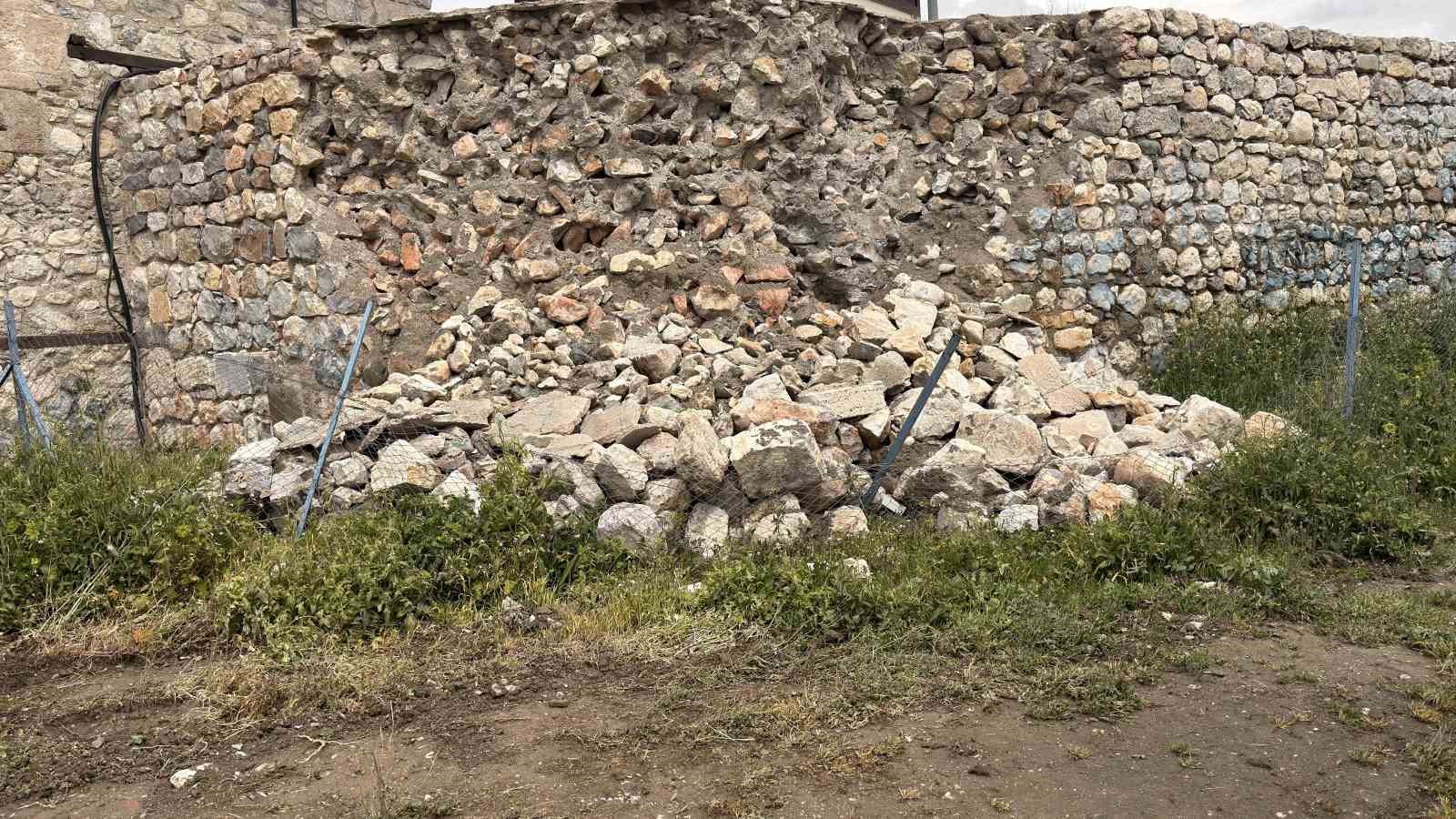 Roma İmparatoru Sezar’ın "Geldim, gördüm, yendim" dediği kale surlarında çökme yaşandı
