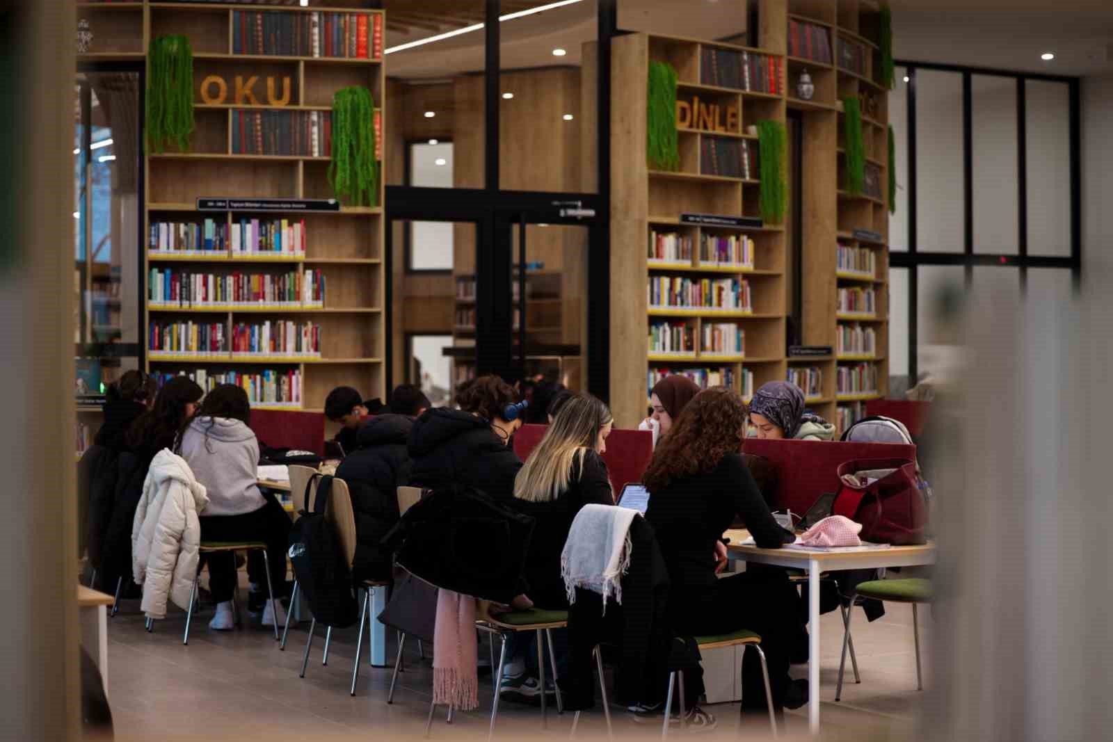 Roman Kahramanları İzmit sokaklarına inecek
