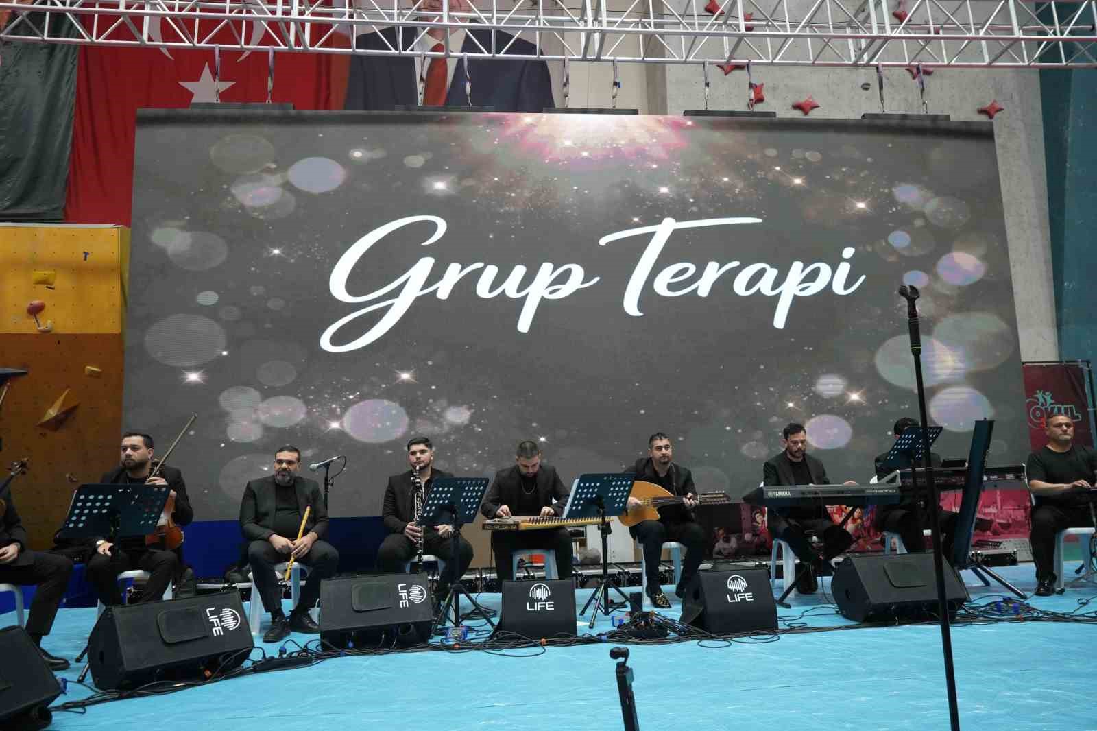 Romanlar, attıkları göbekle düşman çatlattı
