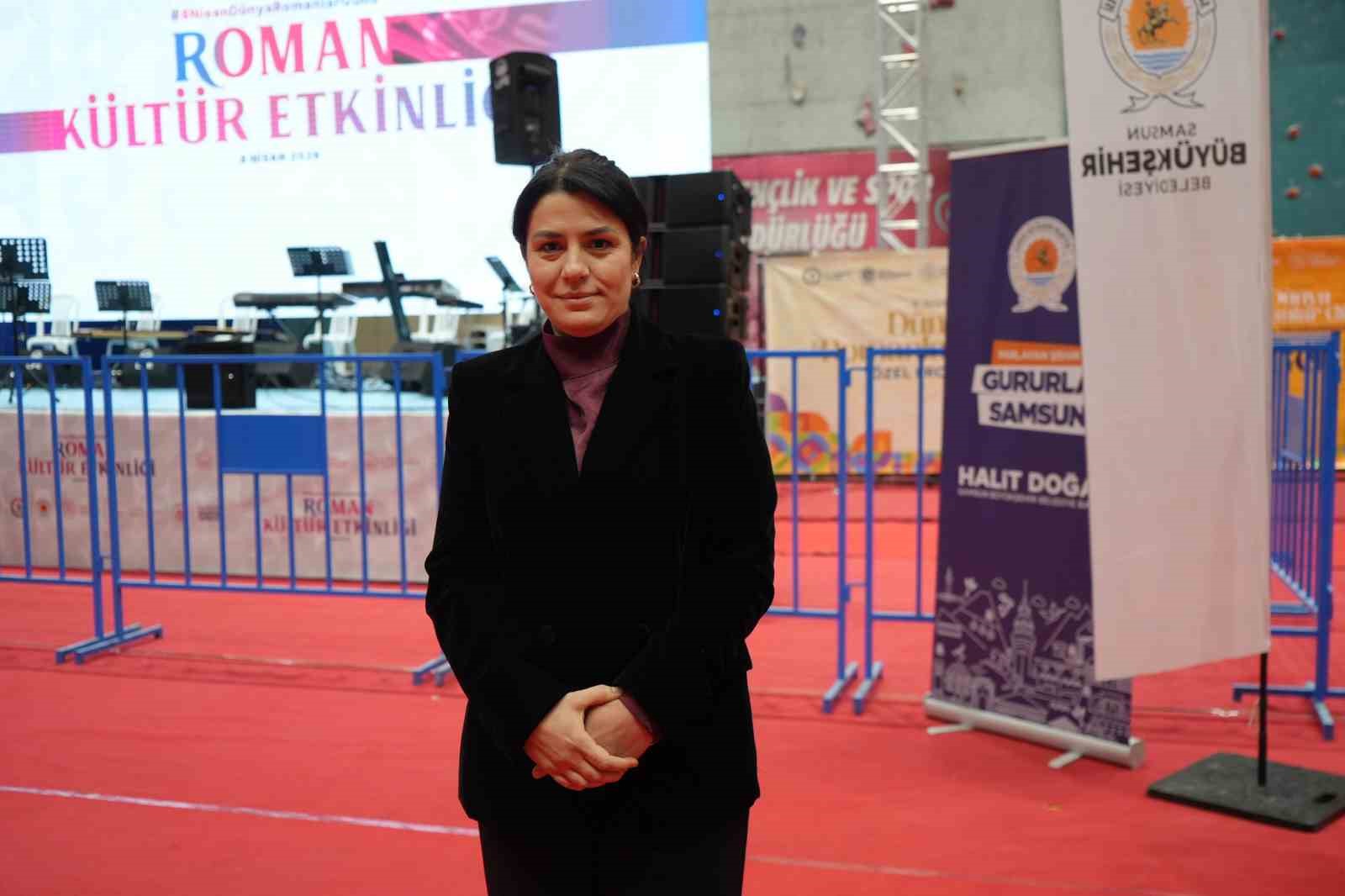 Romanlar, attıkları göbekle düşman çatlattı
