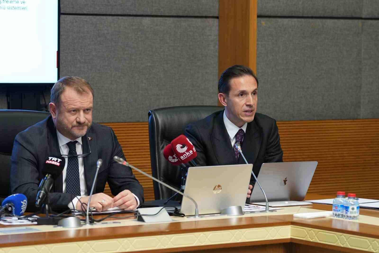 RTÜK Başkanı Daniş: "Yoğun şiddet teması içeren yapımların toplum ve çocuklar üzerindeki etkilerini yakından takip ediyoruz"
RTÜK Başkanı Daniş: "Yoğun şiddet teması içeren yapımların toplum ve çocuklar üzerindeki etkilerini yakından takip ediyoruz"