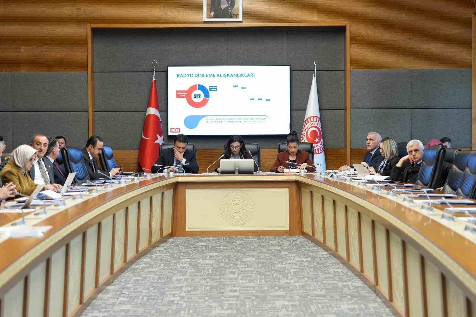 RTÜK Başkanı Daniş: "Yoğun şiddet teması içeren yapımların toplum ve çocuklar üzerindeki etkilerini yakından takip ediyoruz"
RTÜK Başkanı Daniş: "Yoğun şiddet teması içeren yapımların toplum ve çocuklar üzerindeki etkilerini yakından takip ediyoruz"