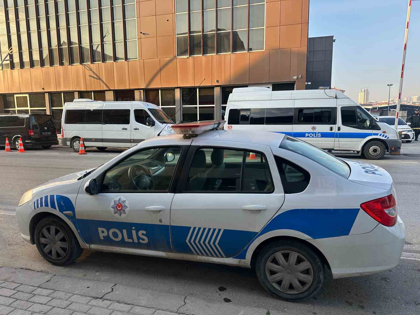 Rüşvet operasyonunda ekiplerin çalışmaları sürüyor
