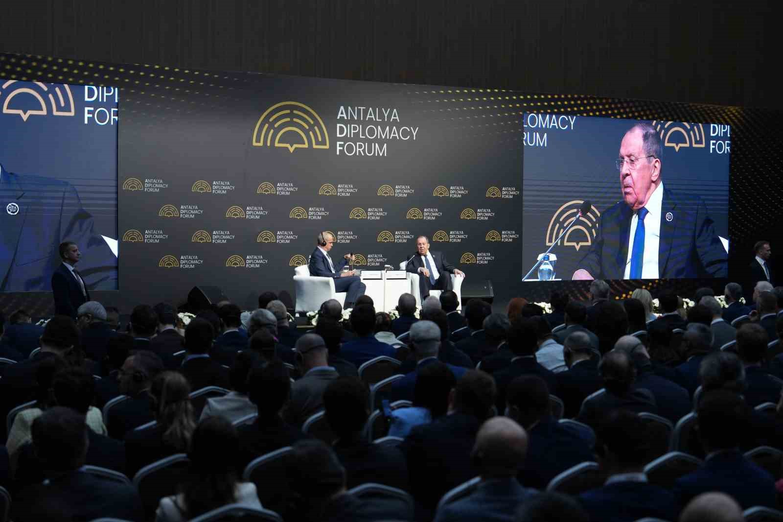 Rusya Dışişleri Bakanı Lavrov: "Bu savaş Batı’nın Rusya’ya karşı Ukrayna eliyle yürüttüğü savaştır"
