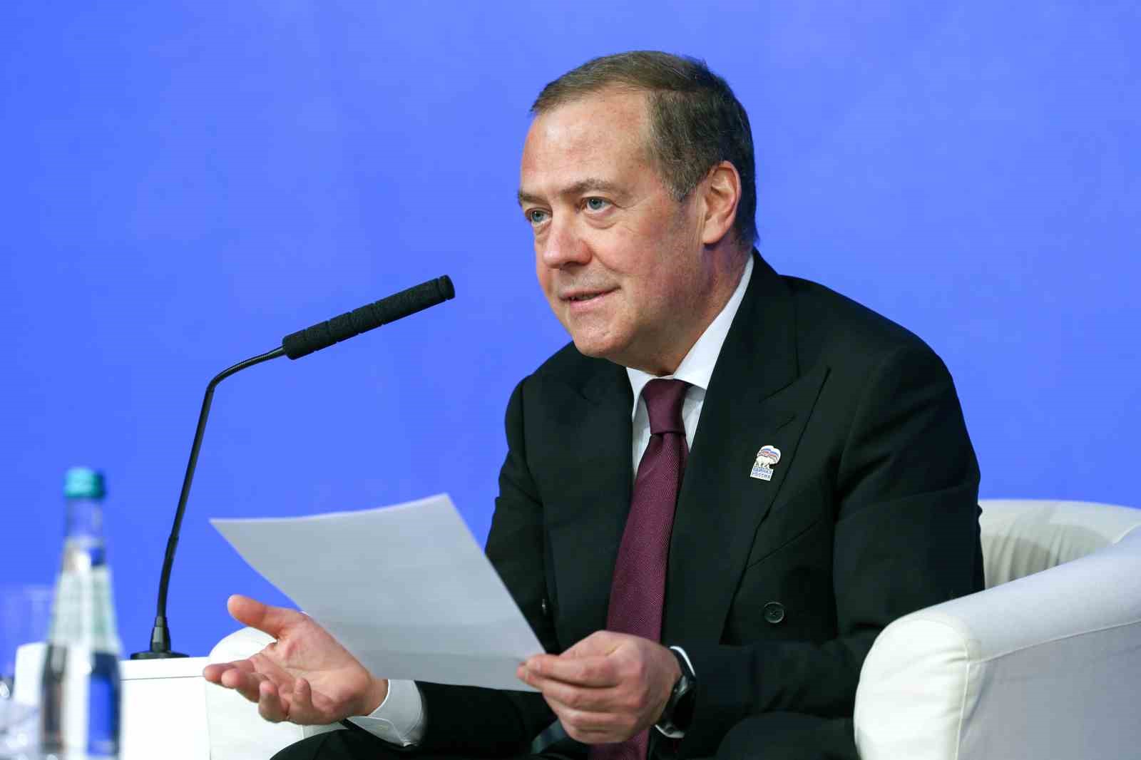 Rusya güvenlik yetkilisi Medvedev: "Küresel bir çatışmayla ilgilenmiyoruz"
