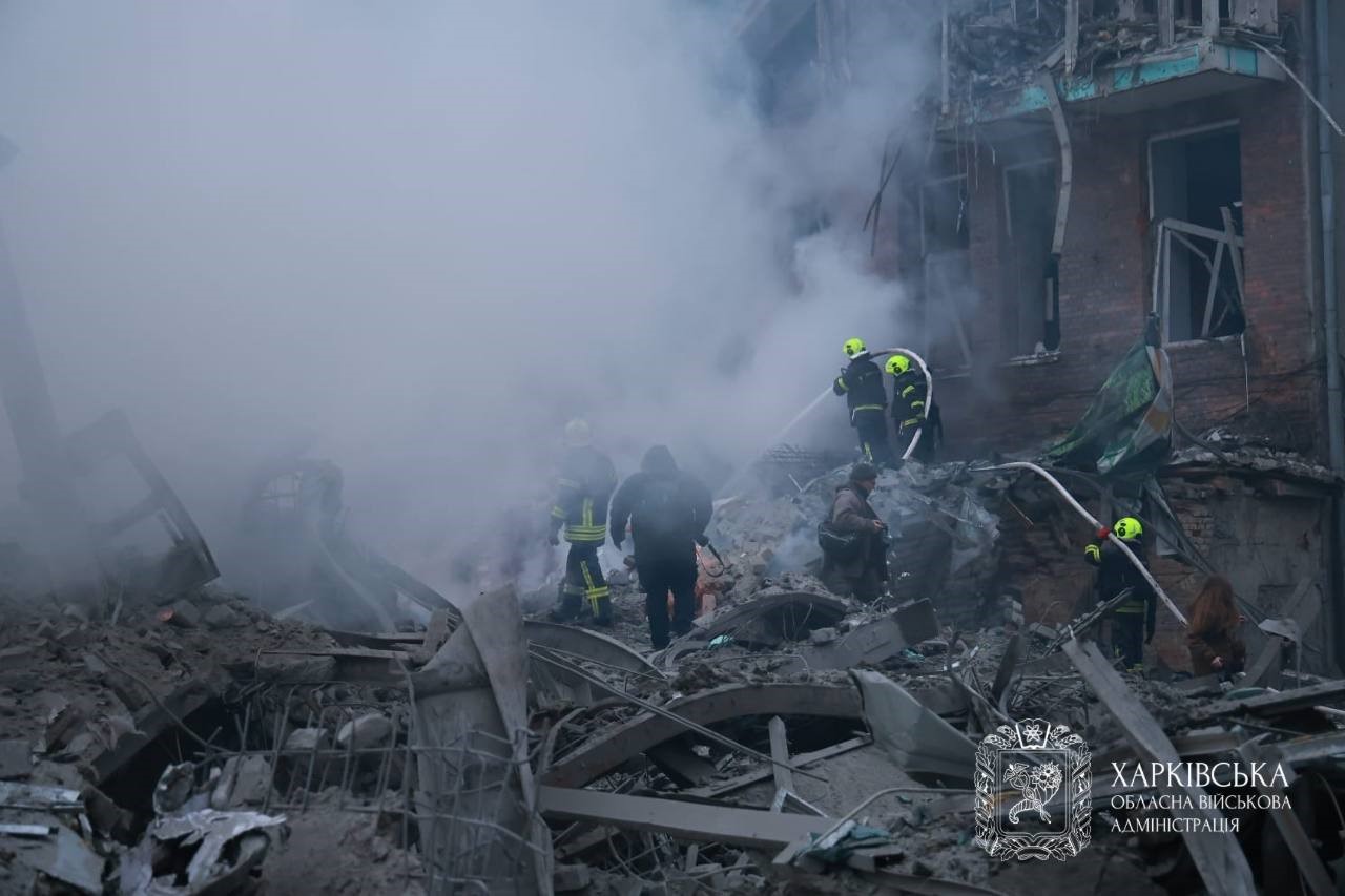 Rusya, Harkov’da 5 katlı binayı vurdu: en az 25 yaralı
