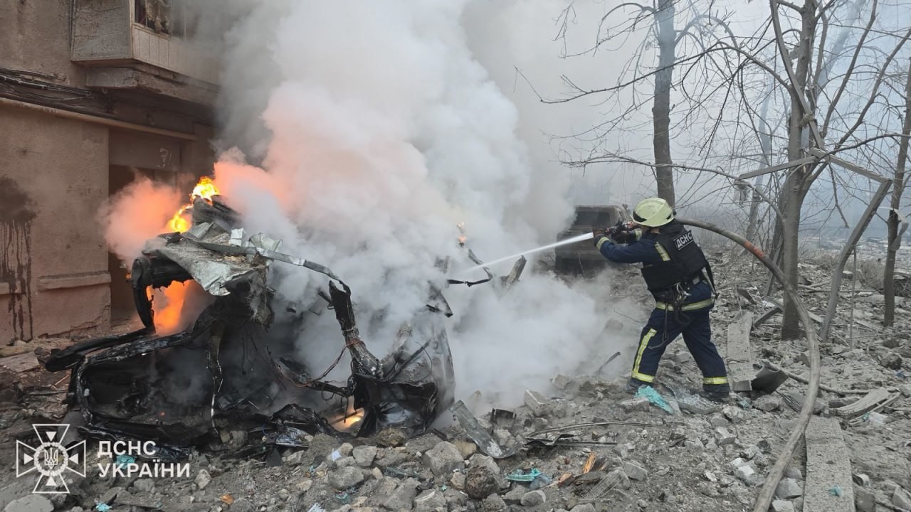 Rusya, Harkov’da 5 katlı binayı vurdu: en az 25 yaralı
