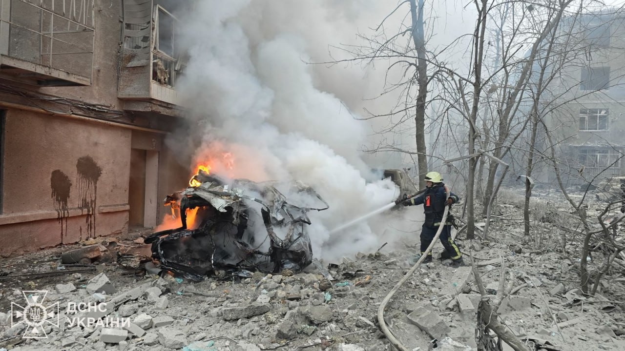 Rusya, Harkov’da 5 katlı binayı vurdu: en az 25 yaralı
