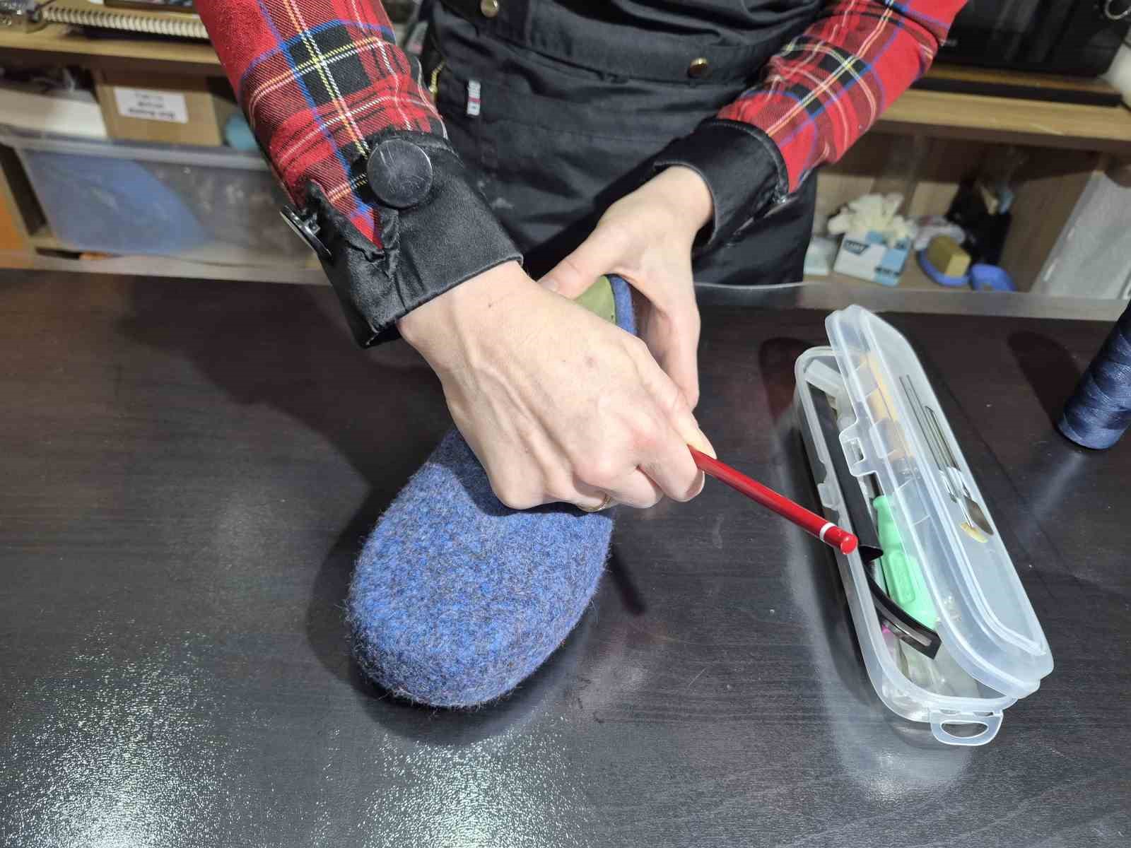 Rusya’da öğrendiği keçe ustalığını Eskişehir’de sürdürüyor
