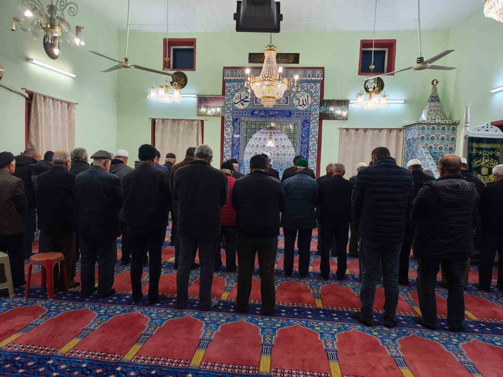 Sabah namazı buluşmaları Elderesi’nde devam etti
