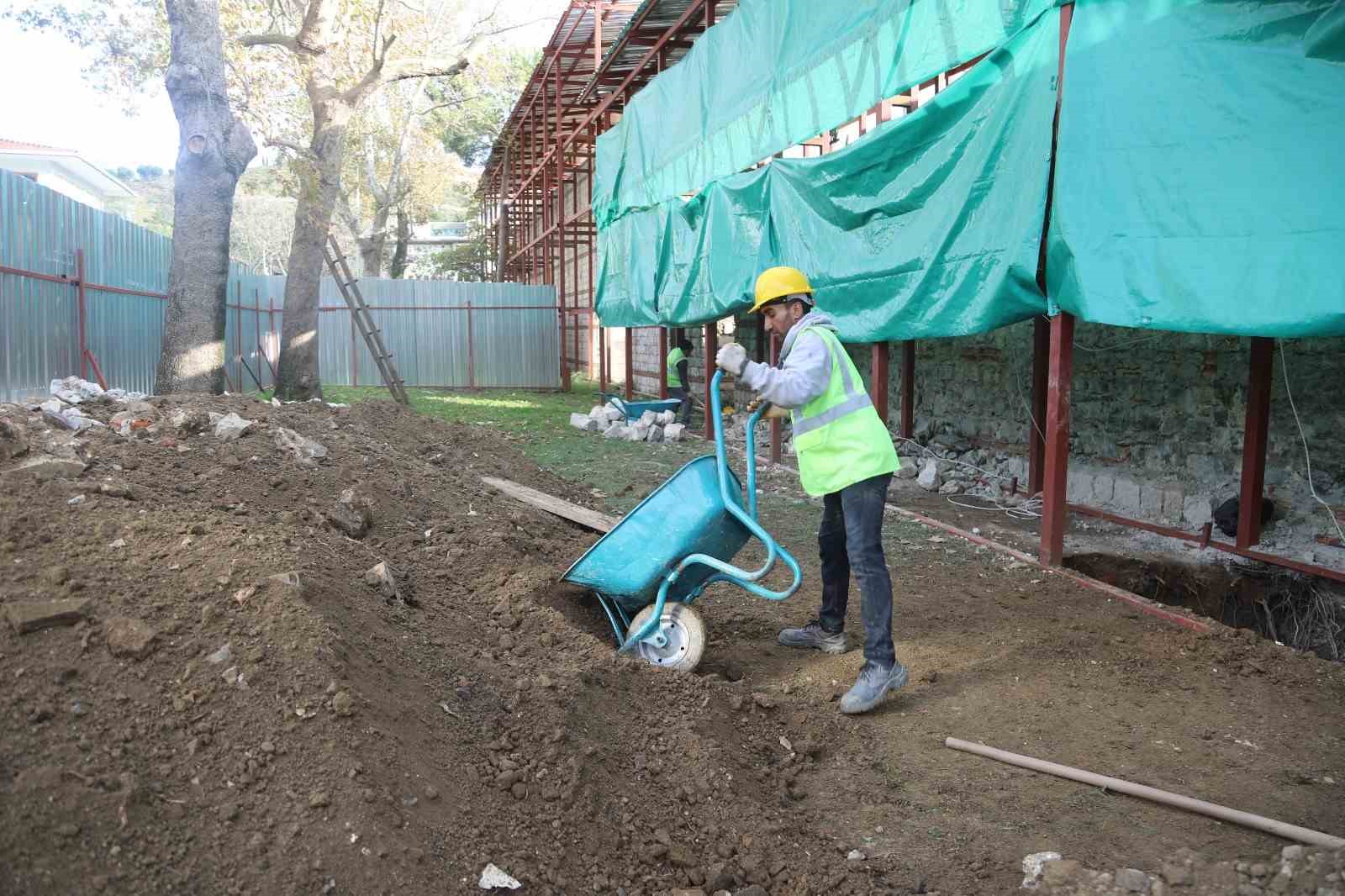 Sadabad Sarayı’nda restorasyon çalışmaları tüm hızıyla sürüyor
