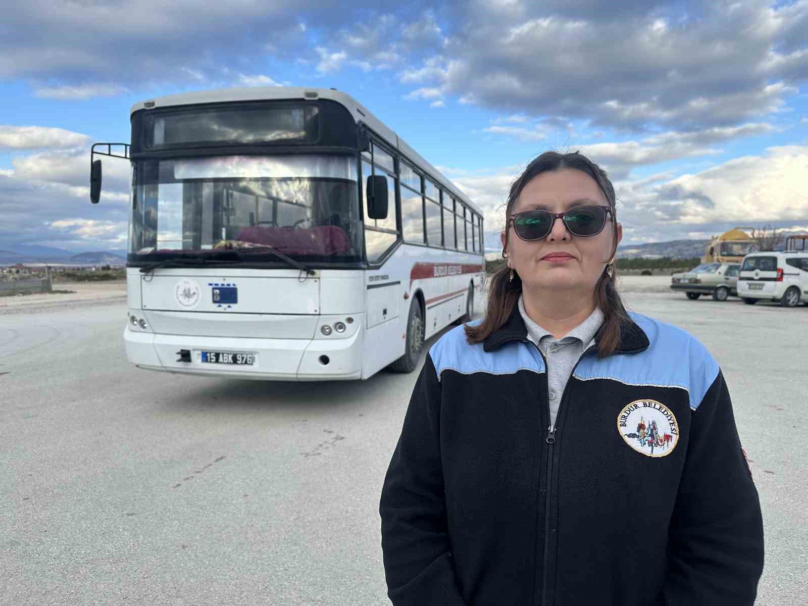 Sadece direksiyon değil, aynı zamanda aracın bakımları da ona emanet
Sadece direksiyon değil, aynı zamanda aracın bakımları da ona emanet