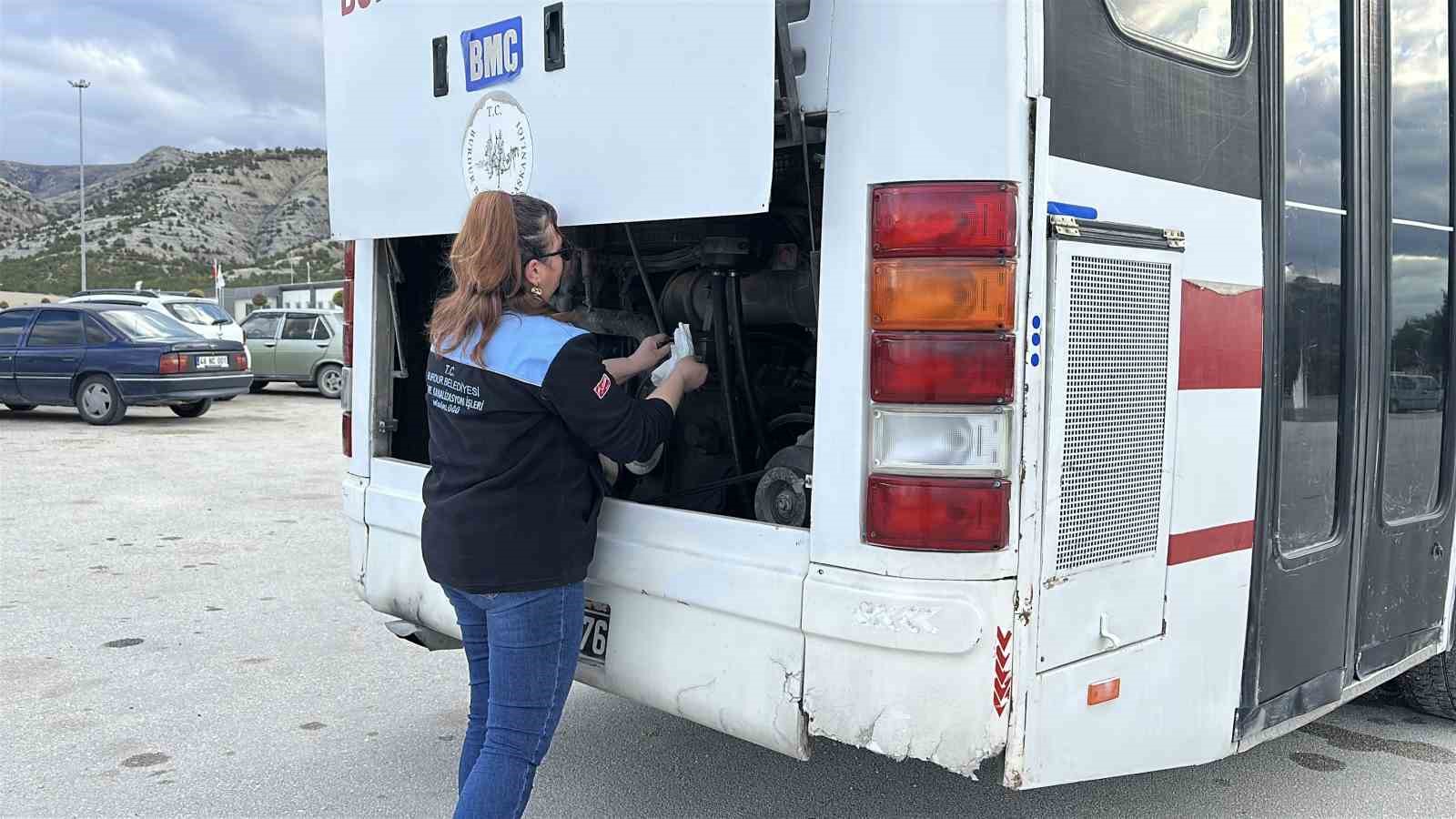 Sadece direksiyon değil, aynı zamanda aracın bakımları da ona emanet
Sadece direksiyon değil, aynı zamanda aracın bakımları da ona emanet