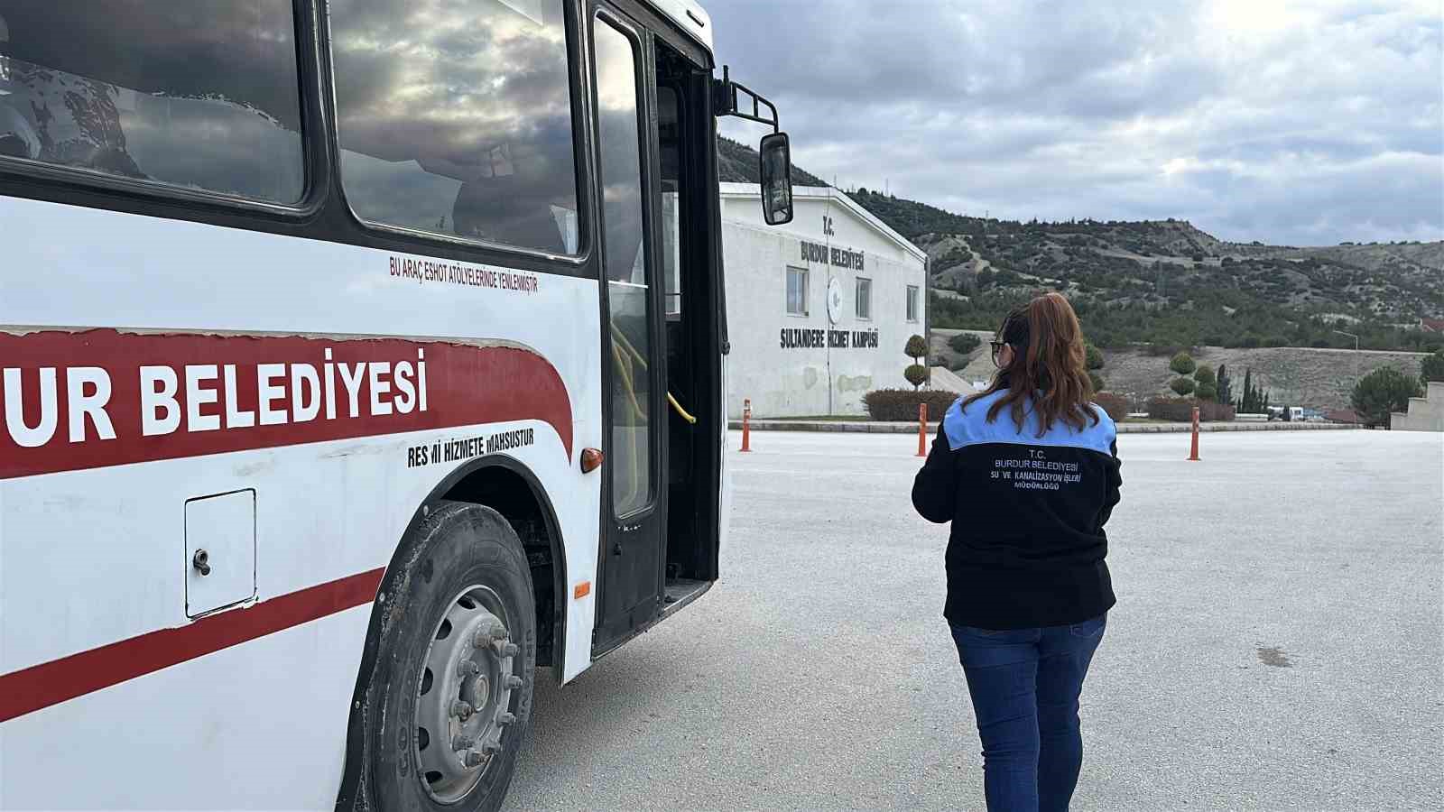 Sadece direksiyon değil, aynı zamanda aracın bakımları da ona emanet
Sadece direksiyon değil, aynı zamanda aracın bakımları da ona emanet