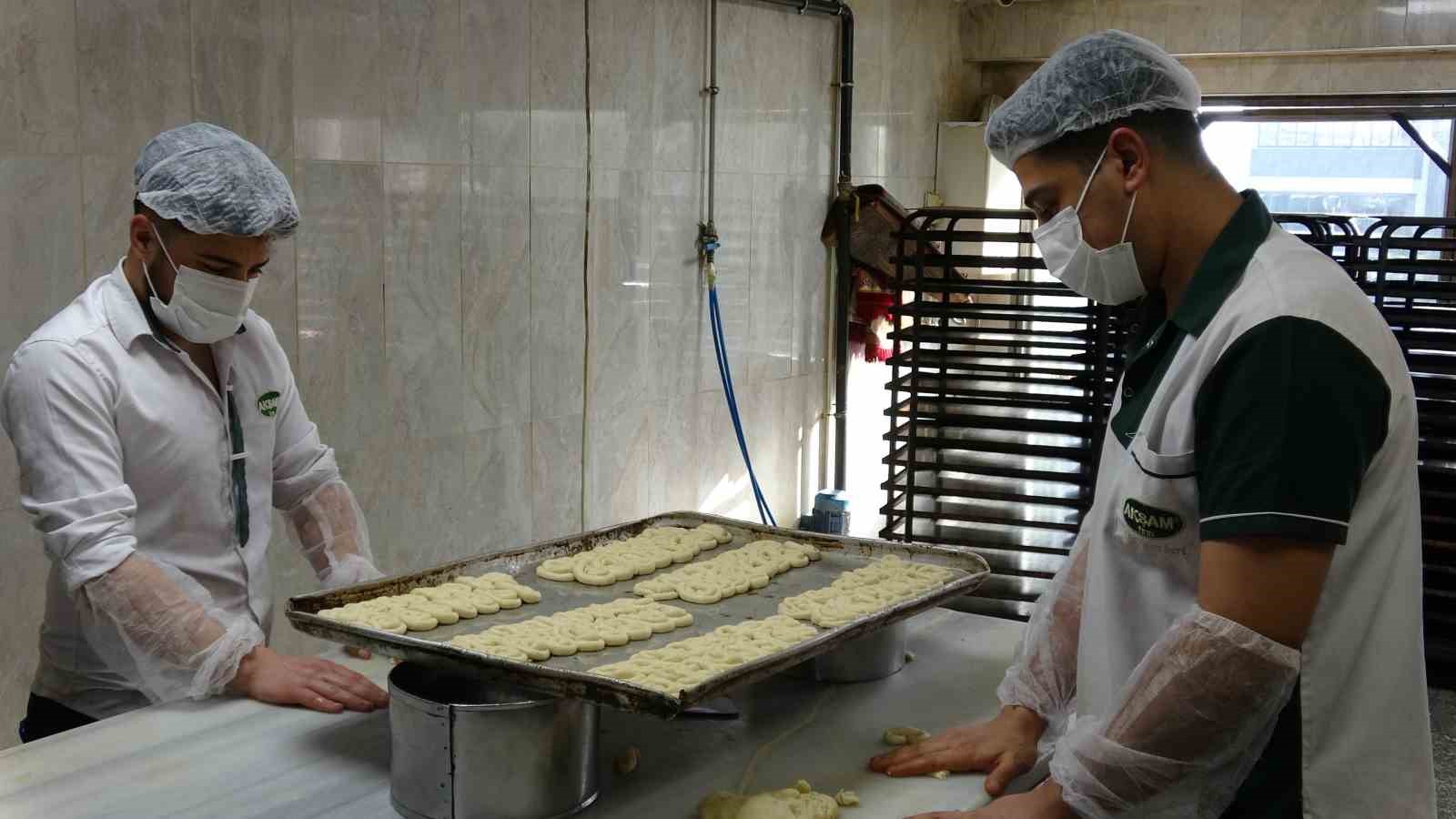 Sadece Ramazan’da yapılan lezzet: Halep kahkesi
Sadece Ramazan’da yapılan lezzet: Halep kahkesi