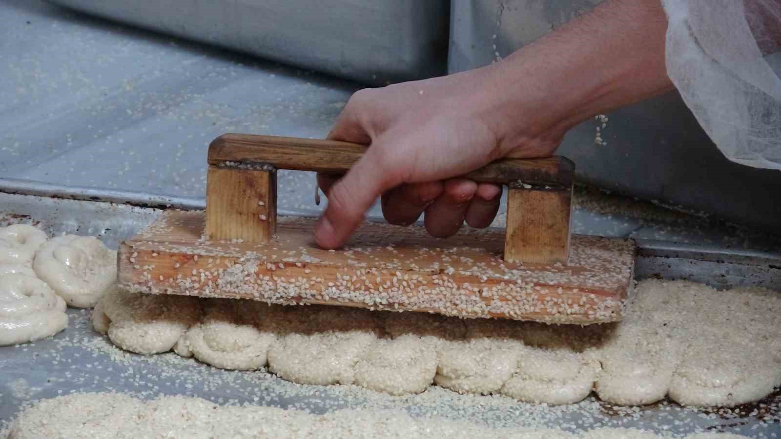 Sadece Ramazan’da yapılan lezzet: Halep kahkesi
Sadece Ramazan’da yapılan lezzet: Halep kahkesi