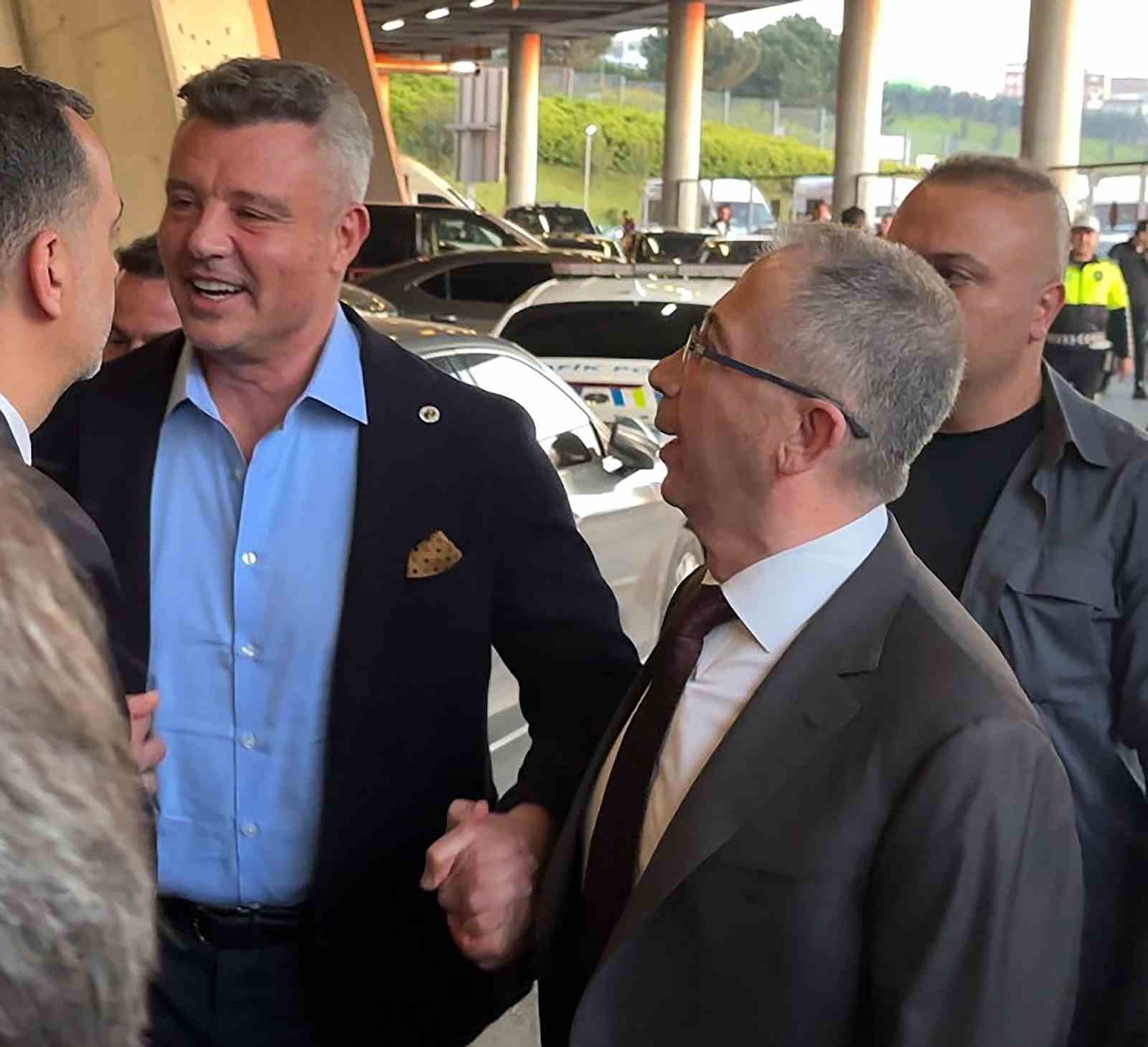 Sadettin Saran, derbi için stada geldi
