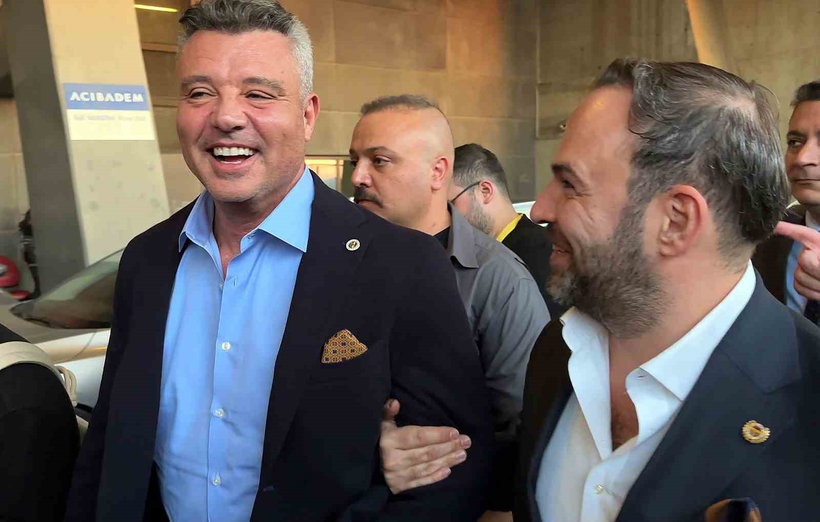 Sadettin Saran, derbi için stada geldi
