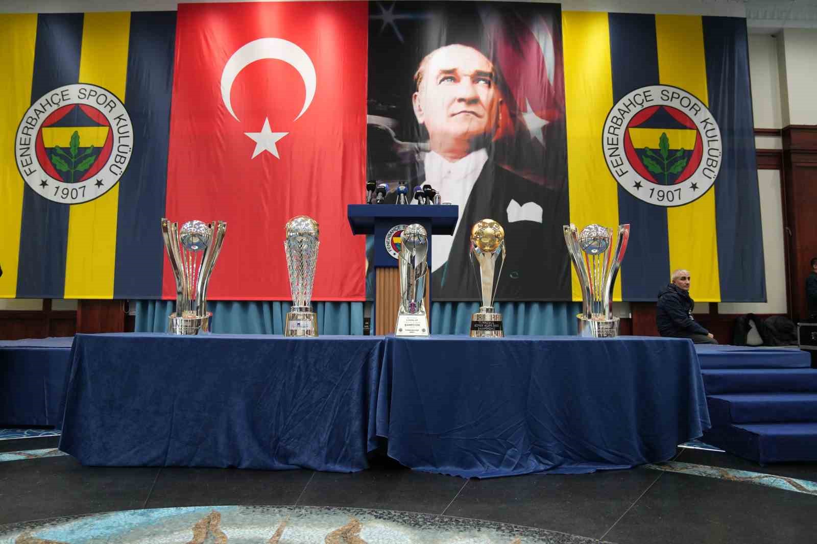 Sadettin Saran: "İnşallah çok daha fazla kupalar alacağız"
